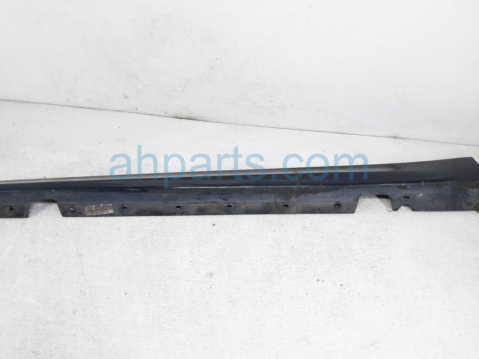 $75 BMW LH SIDE SKIRT / MOLDING - GREEN