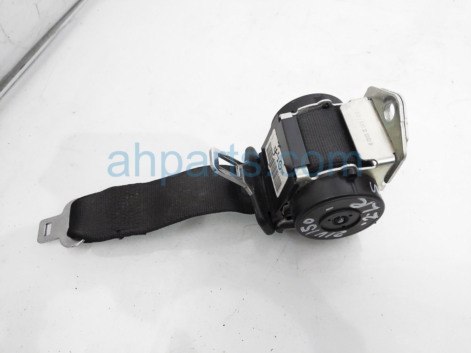 $35 BMW 2ND ROW LH SEAT BELT - BLACK