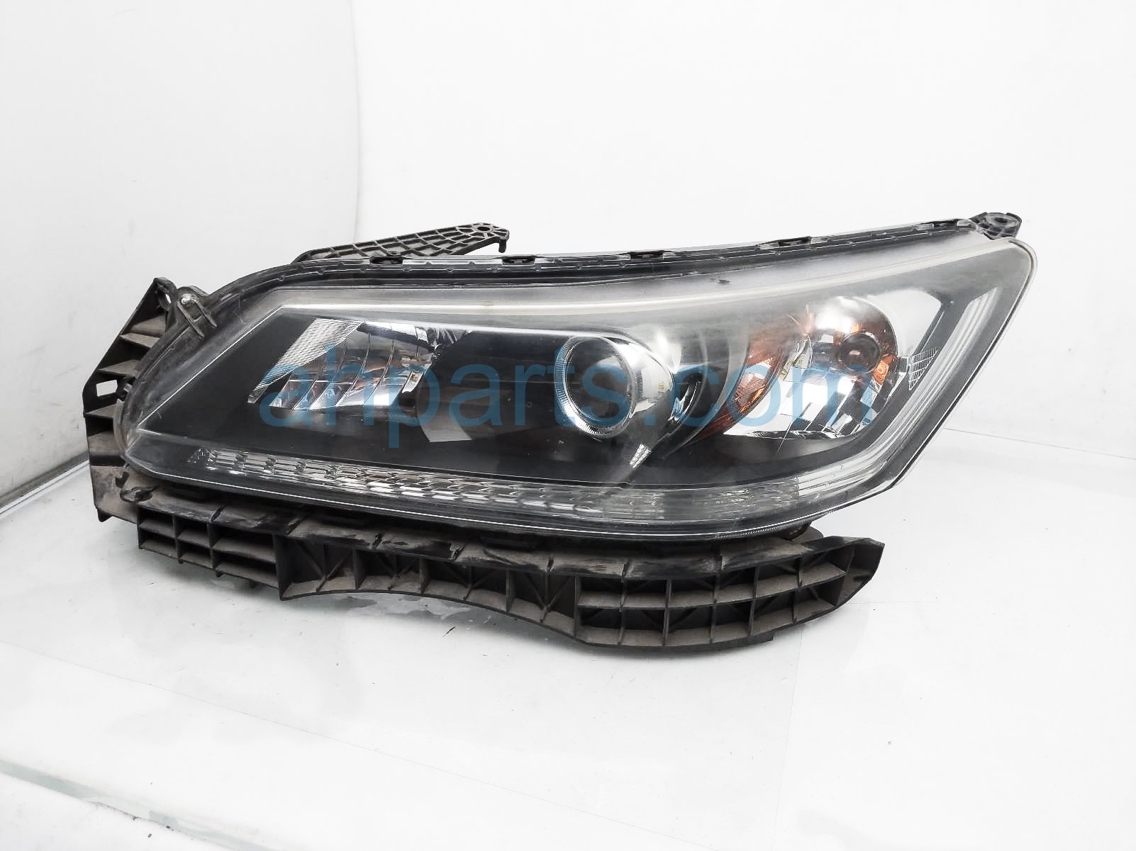 $195 Honda LH HEADLAMP / LIGHT - NEEDS POLISH