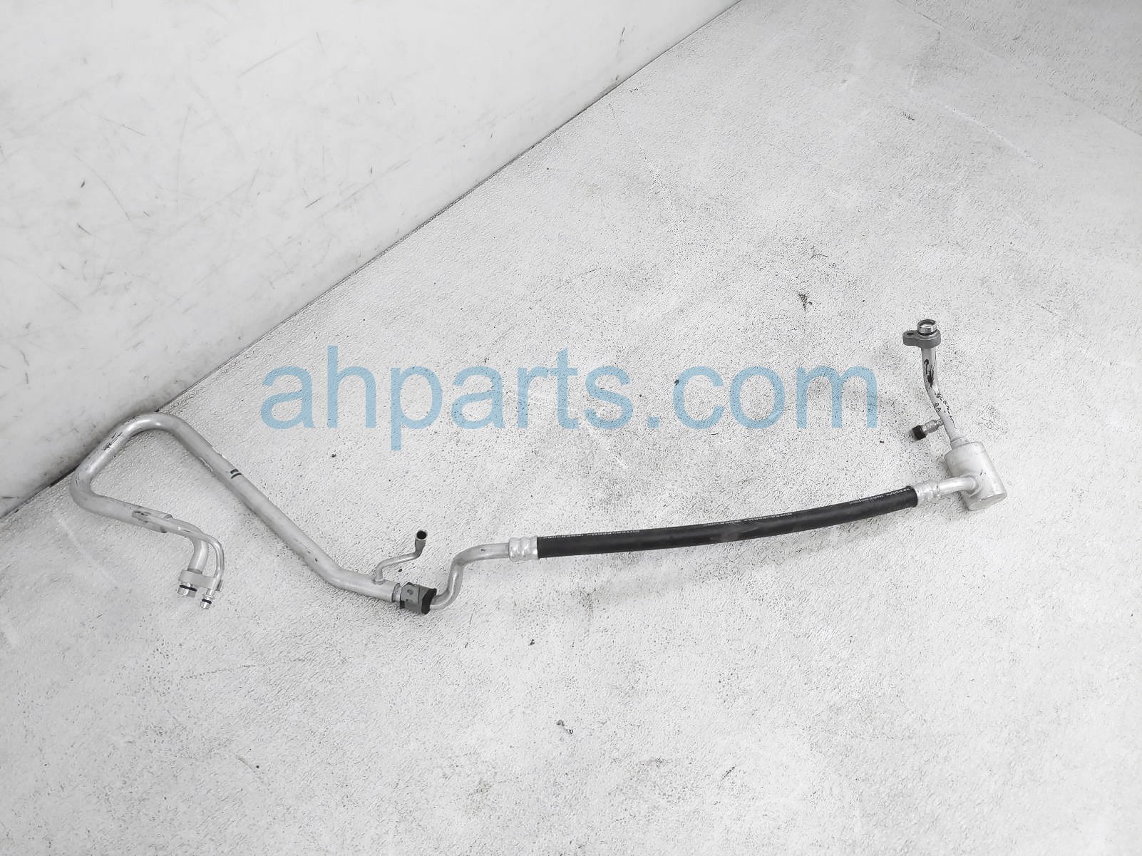 $45 Subaru AC SUCTION PIPE & HOSE