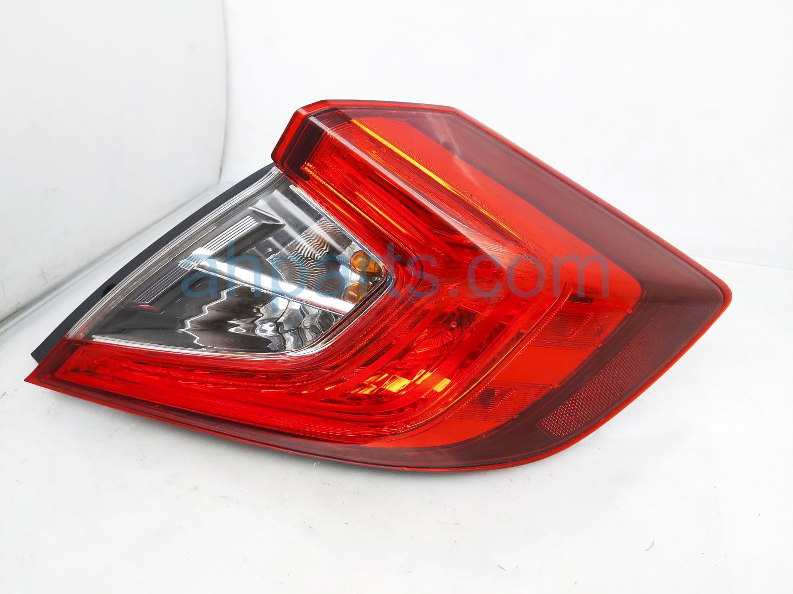 $125 Honda RH TAIL LAMP (ON BODY) - NIQ