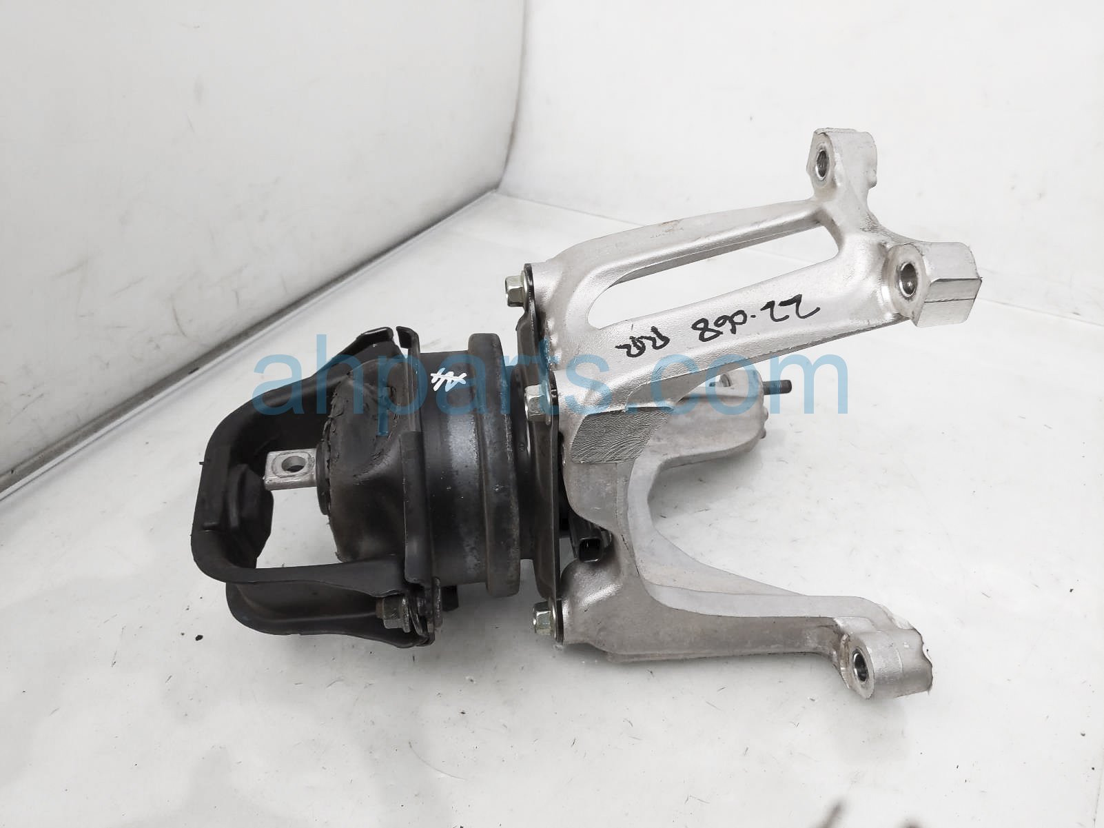 $175 Acura REAR ENGINE MOUNT W/ BRACKET - AWD