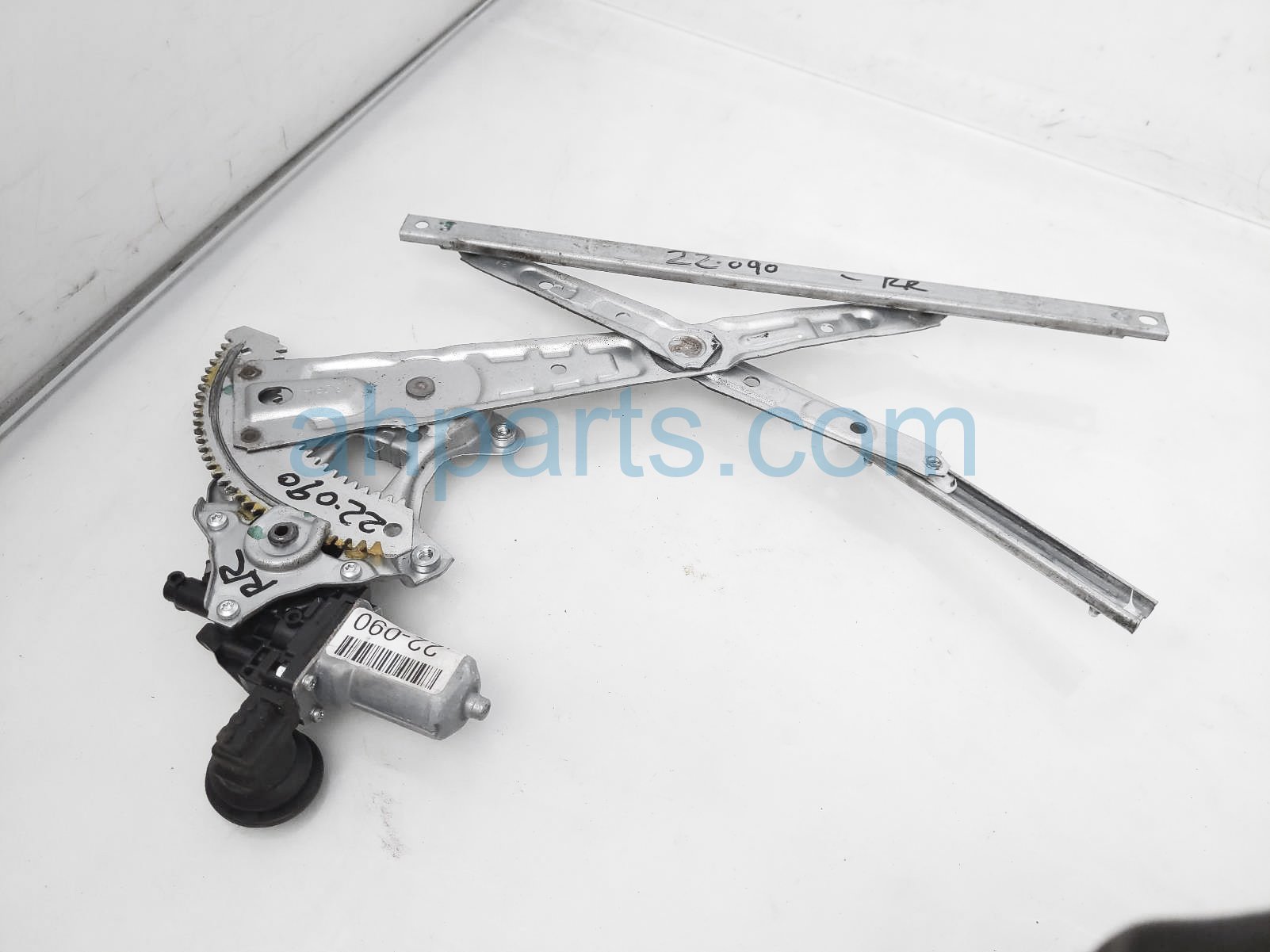 $75 Nissan RR/RH WINDOW REGULATOR & MOTOR -CHK