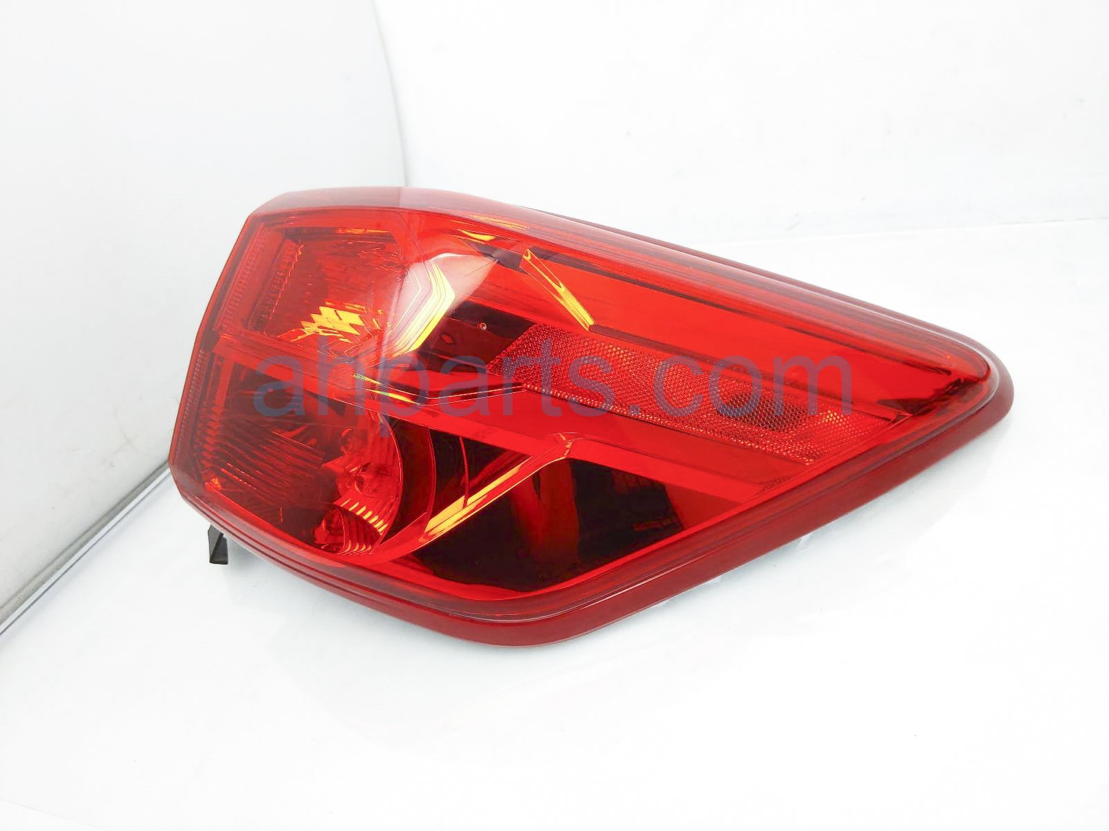 $100 Nissan RH TAIL LAMP (ON BODY)