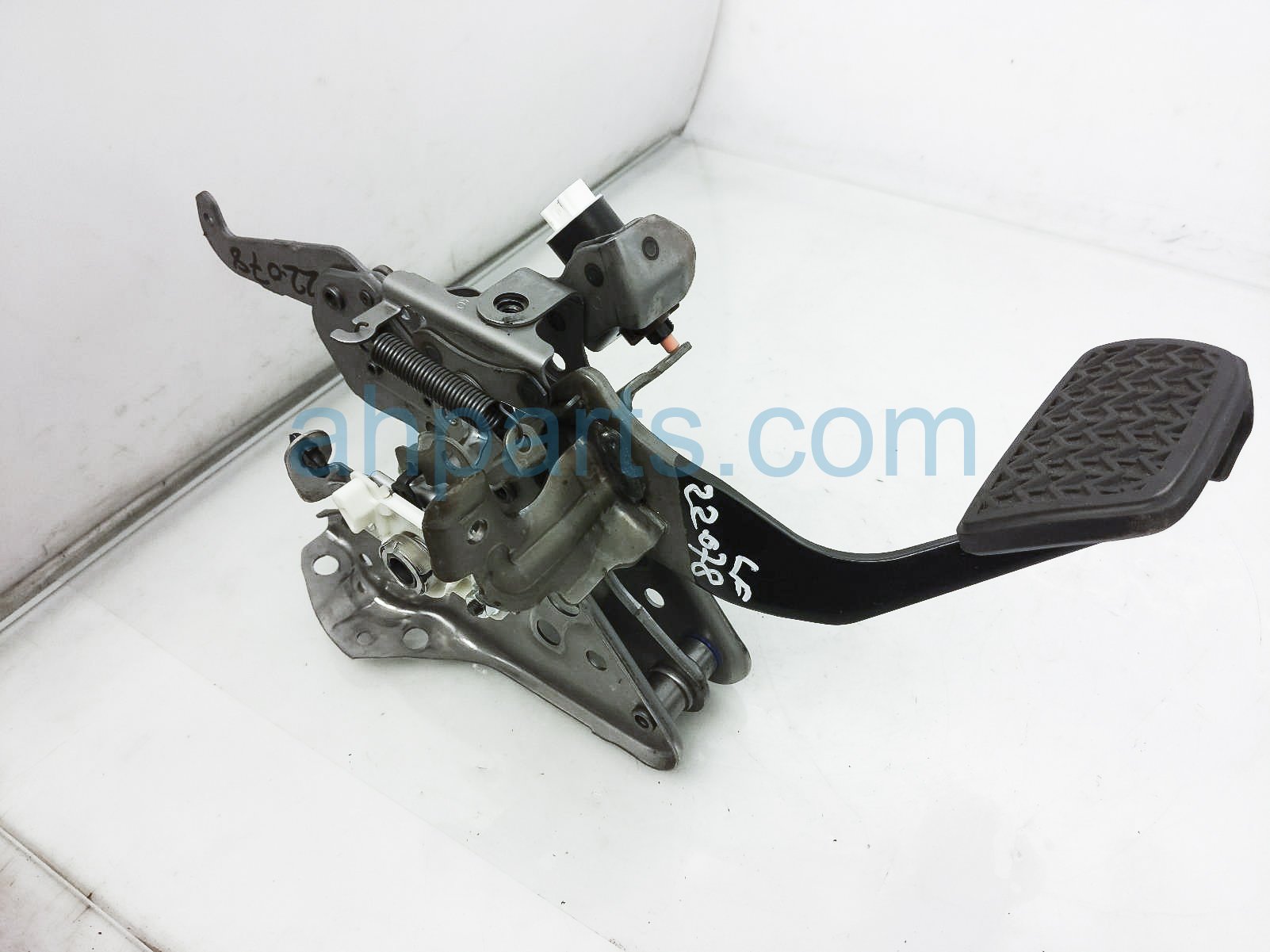 $70 Toyota BRAKE PEDAL ASSY