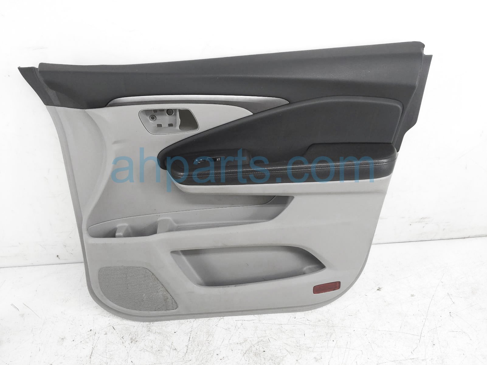 $125 Honda FR/RH INTERIOR DOOR PANEL - GREY