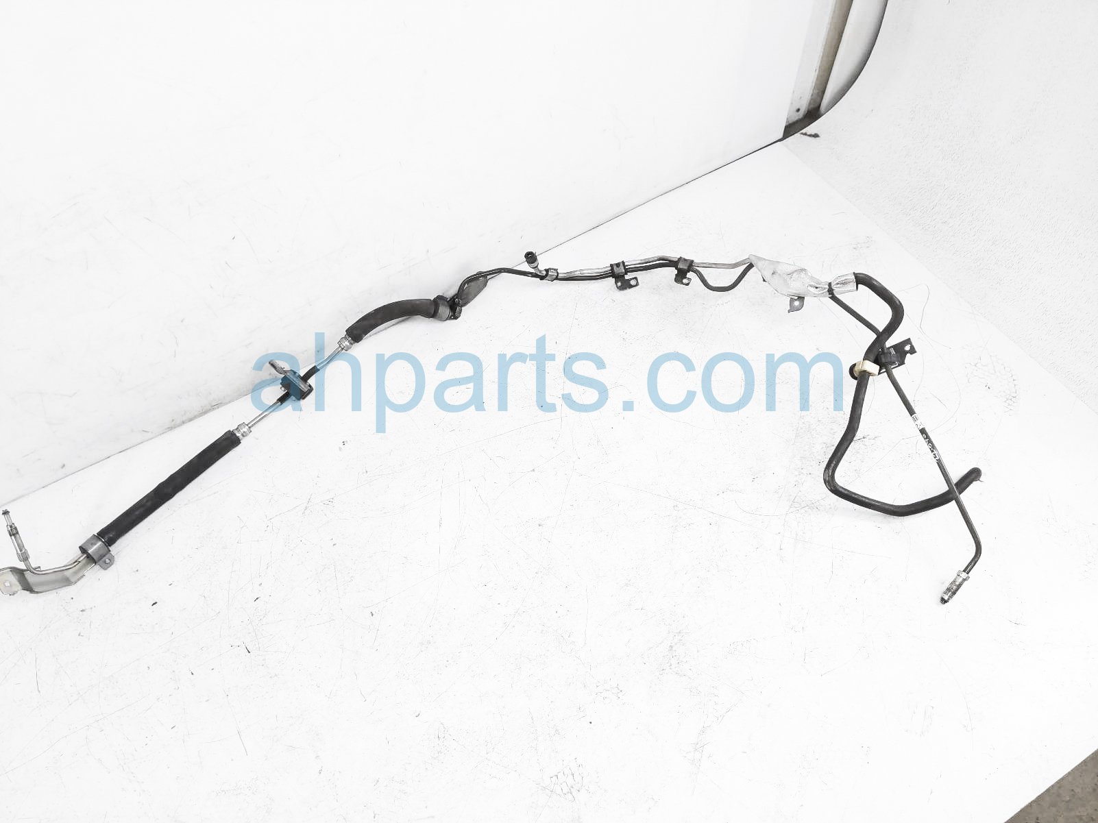 $90 Nissan POWER STEERING PRESSURE HOSE