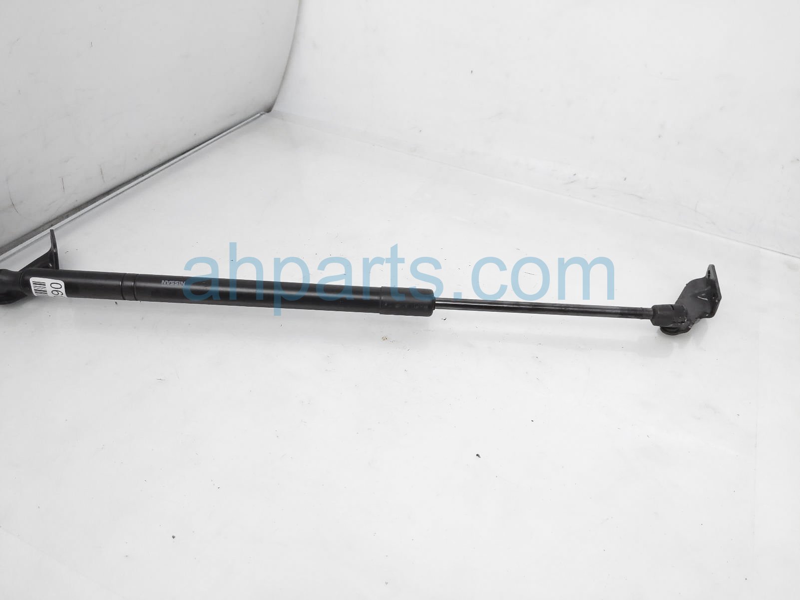 $20 Nissan RR/LH TRUNK STRUT