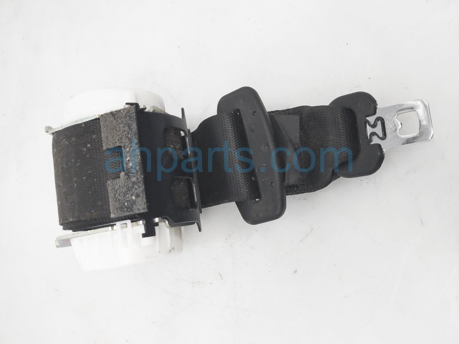 $40 BMW 2ND ROW MID SEAT BELT - BLACK