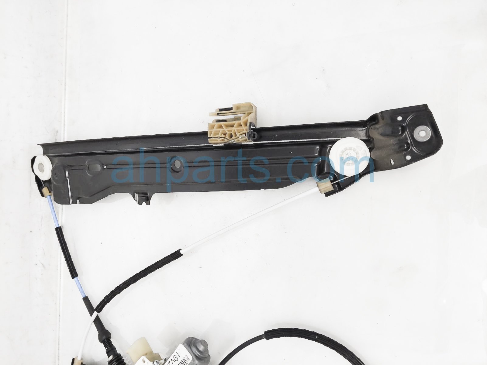 $70 BMW FR/LH WINDOW REGULATOR & MOTOR ASSY