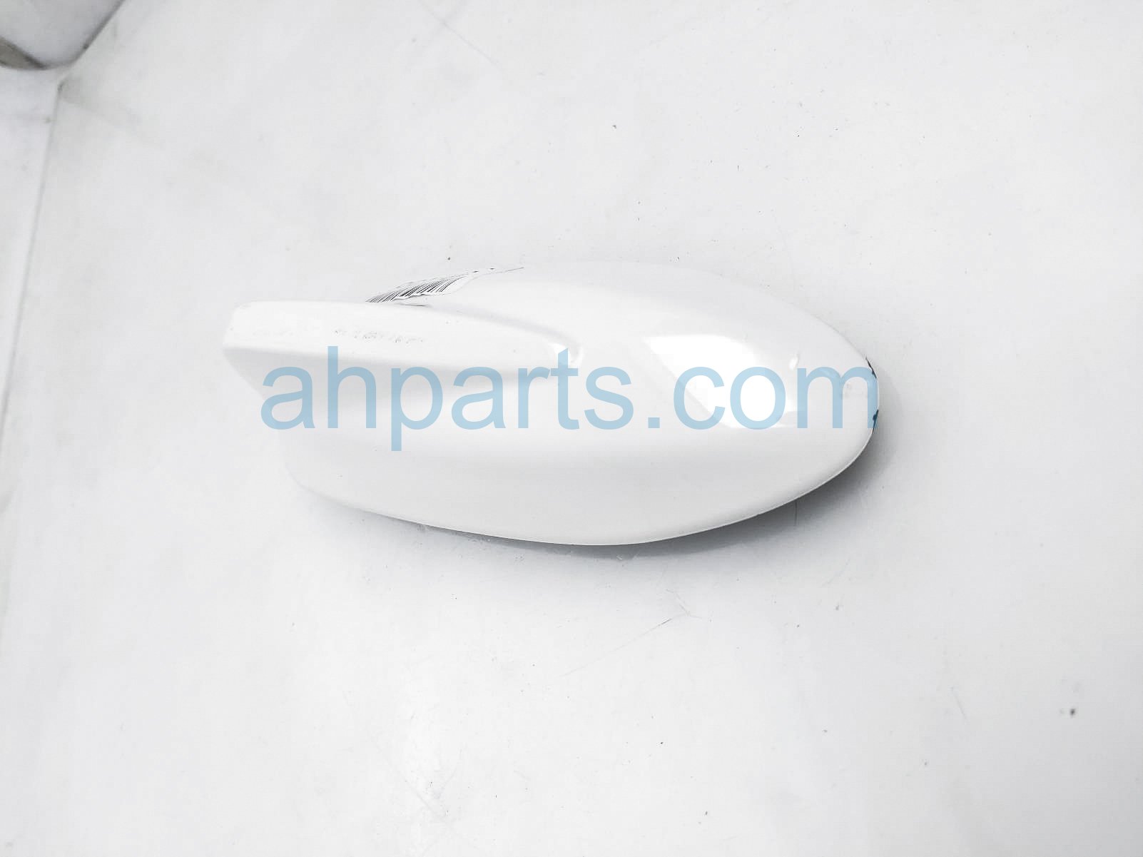 $20 Volvo ROOF ANTENNA ASSY - WHITE