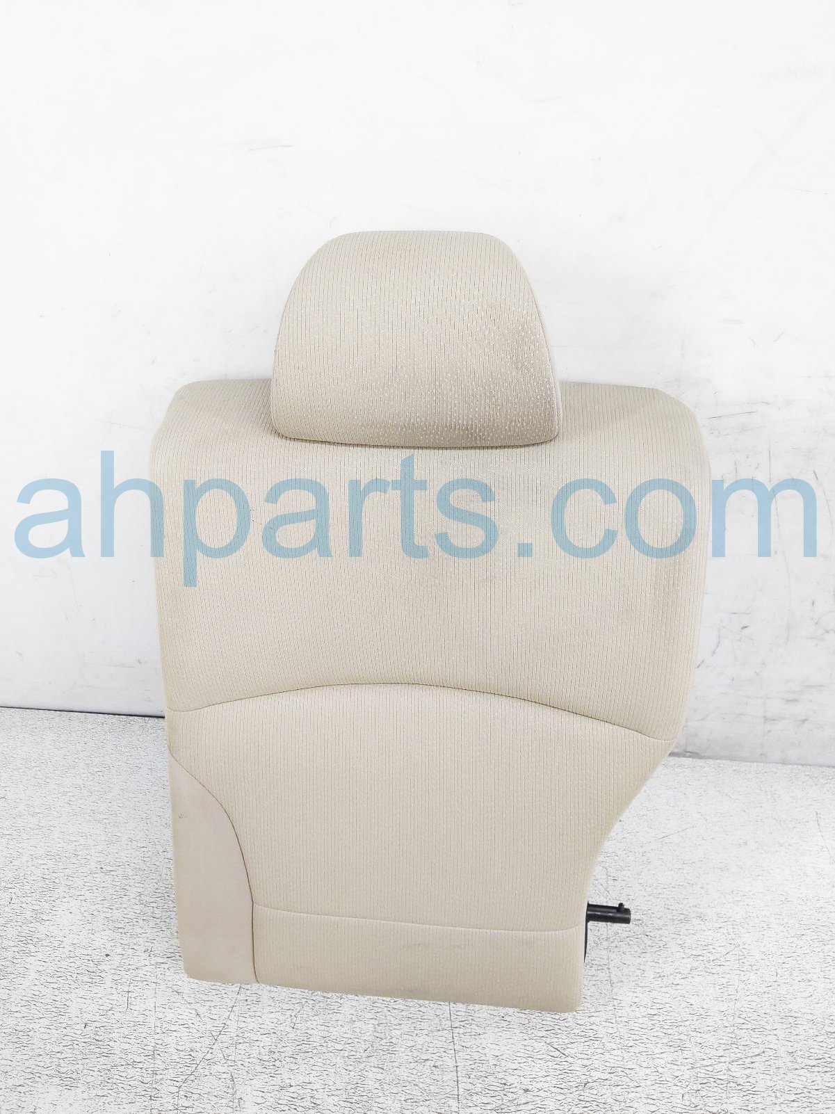 $65 Subaru RR/LH TOP SEAT CUSHION - BEIGE SDN