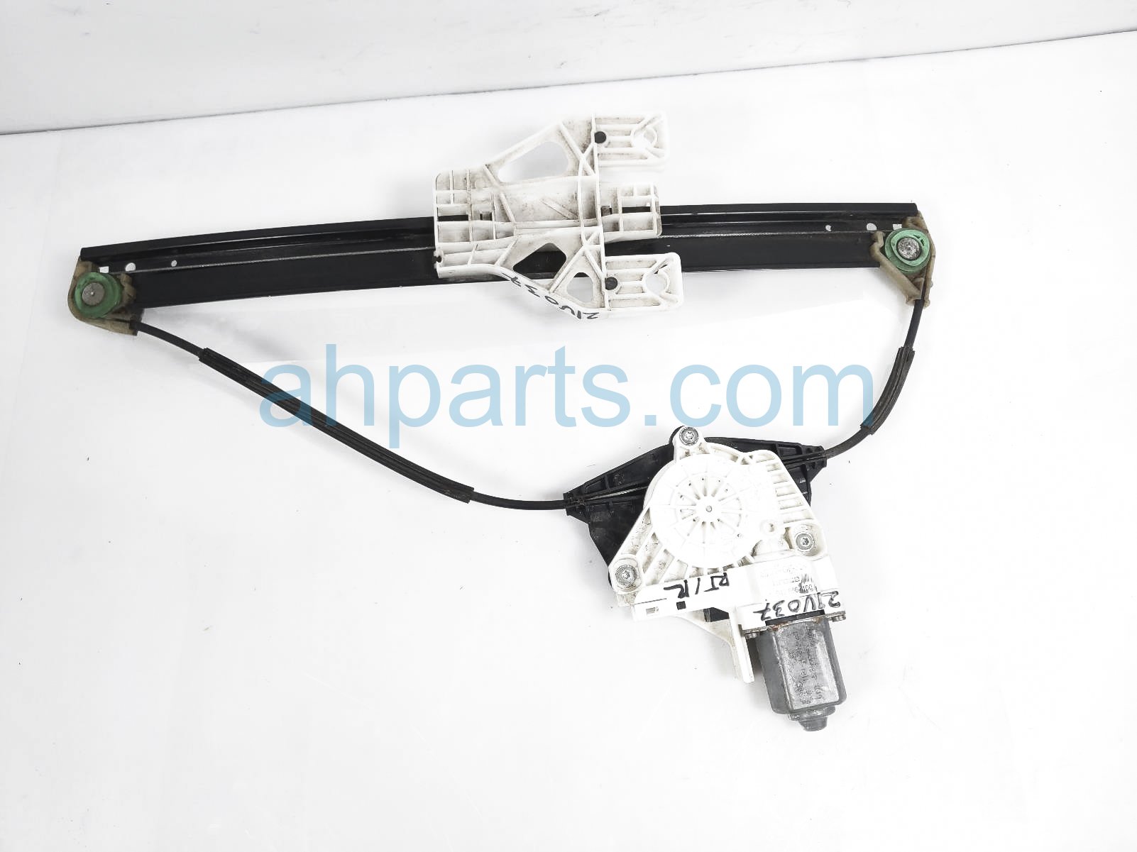 $65 Audi RR/RH WINDOW REGULATOR & MOTOR