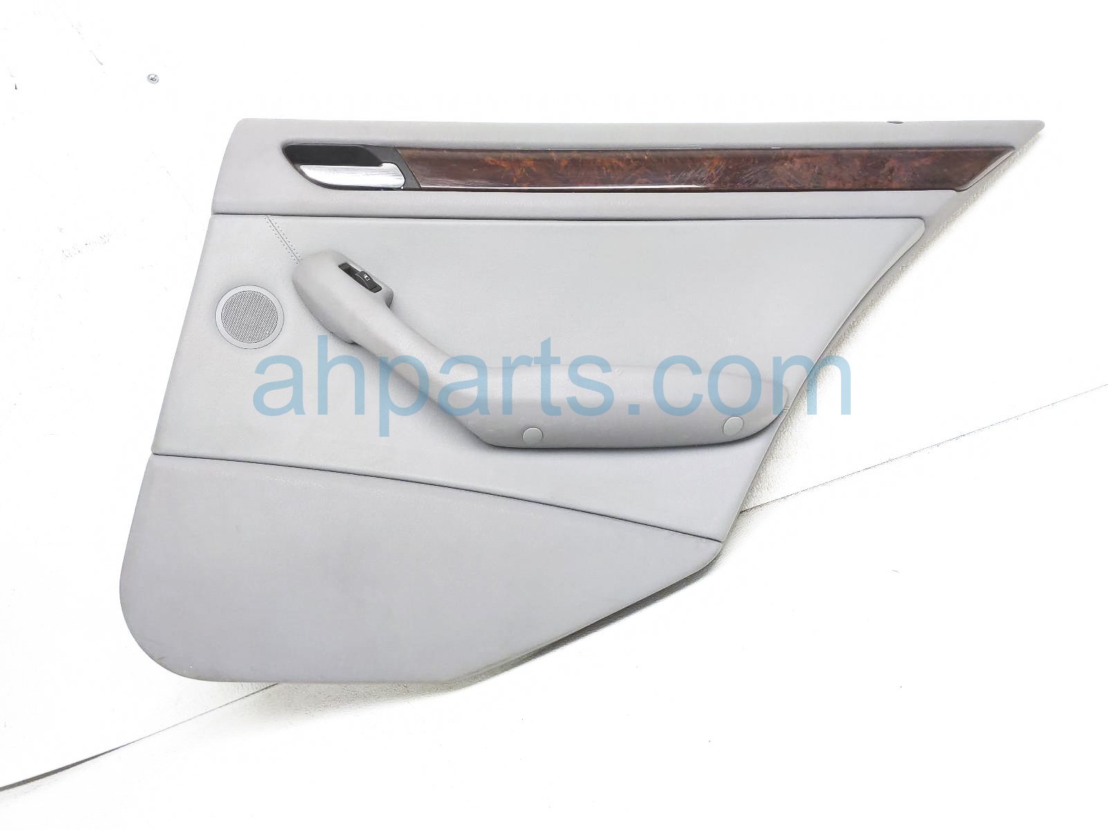 $115 BMW RR/RH INSIDE DOOR TRIM PANEL - GREY