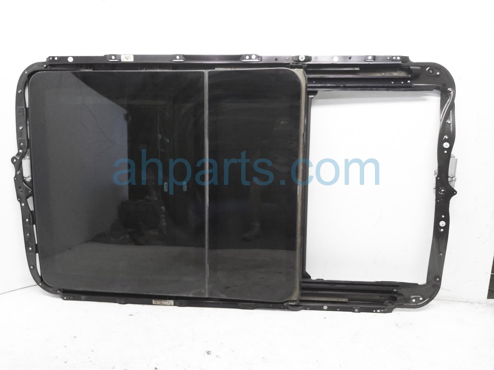 $350 BMW SUNROOF FRAME & REAR GLASS ASSY