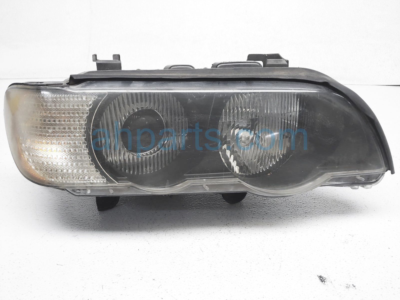 $90 BMW RH HEAD LAMP / LIGHT - NOTES