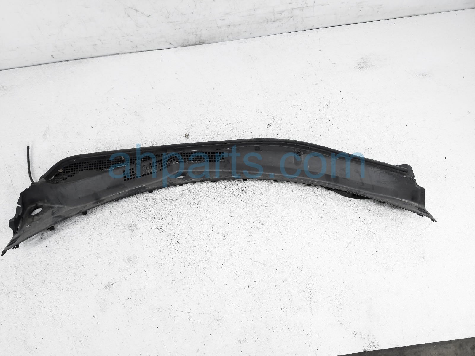 $40 Subaru WINDSHIELD COWL ASSY