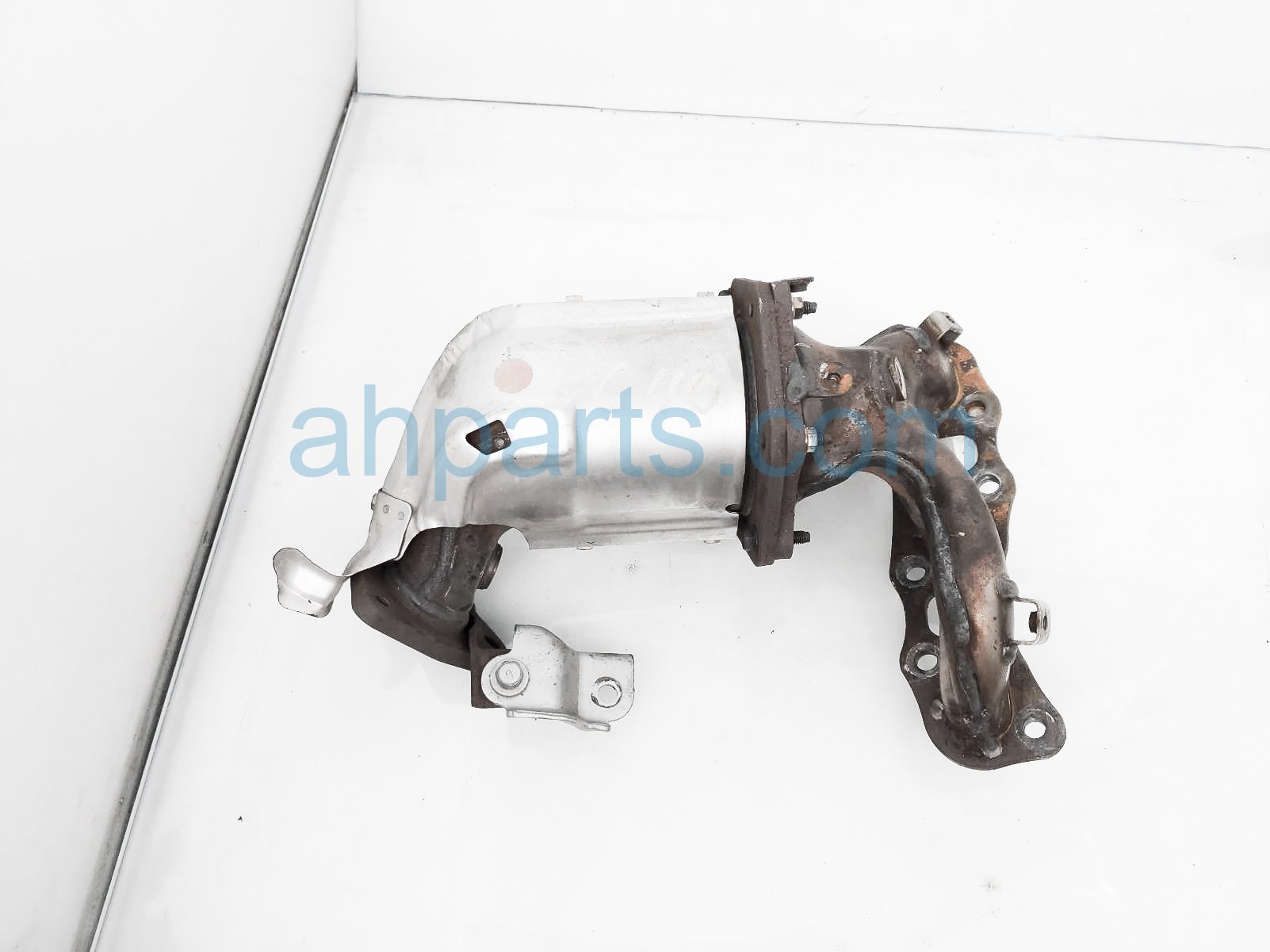 $189 Infiniti FRONT EXHAUST MANIFOLD