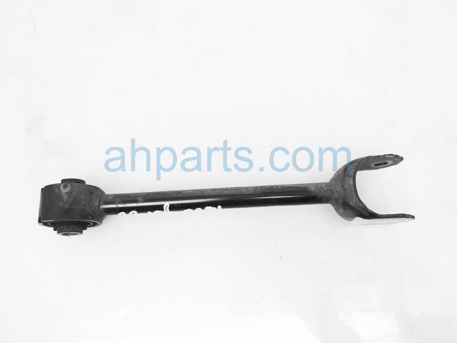 $33 Toyota RR/RH LATERAL CONTROL ARM