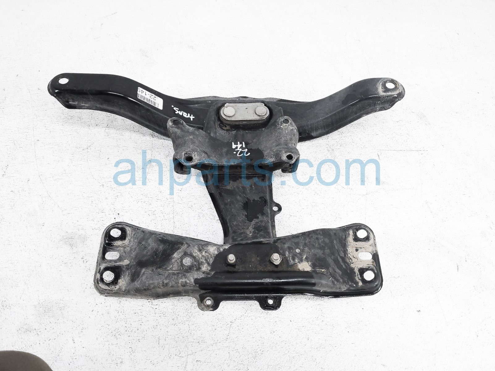 $40 Subaru REAR LOWER TRANNY BRACKET/MOUNT -MT