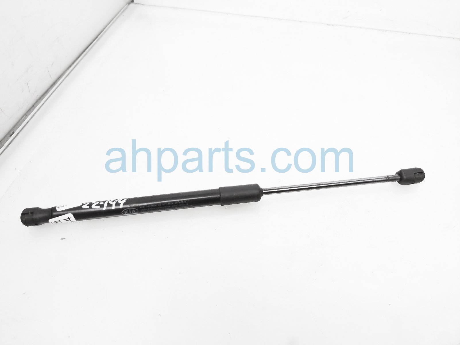 $15 Kia FR/RH HOOD STRUT