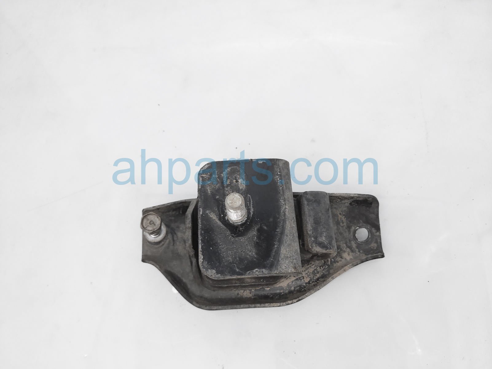 $40 Subaru RH ENGINE MOUNT ASSY