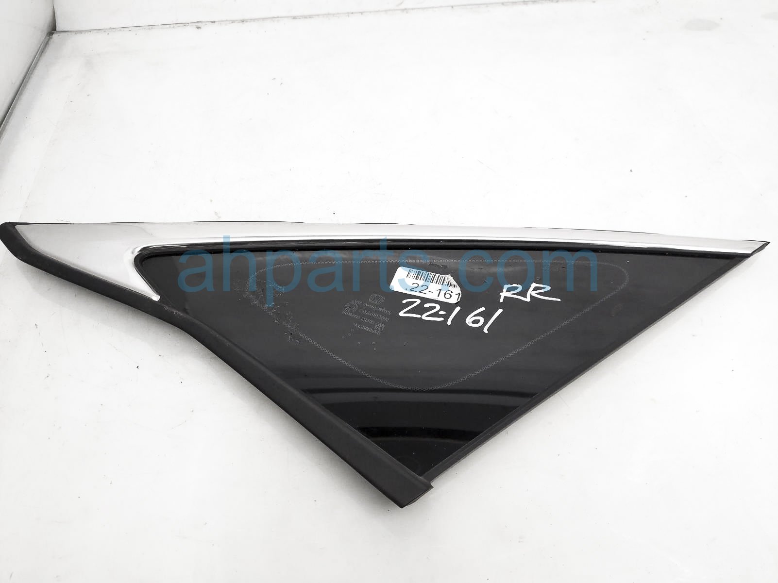 $89 Honda RH QUARTER WINDOW GLASS - CHROME