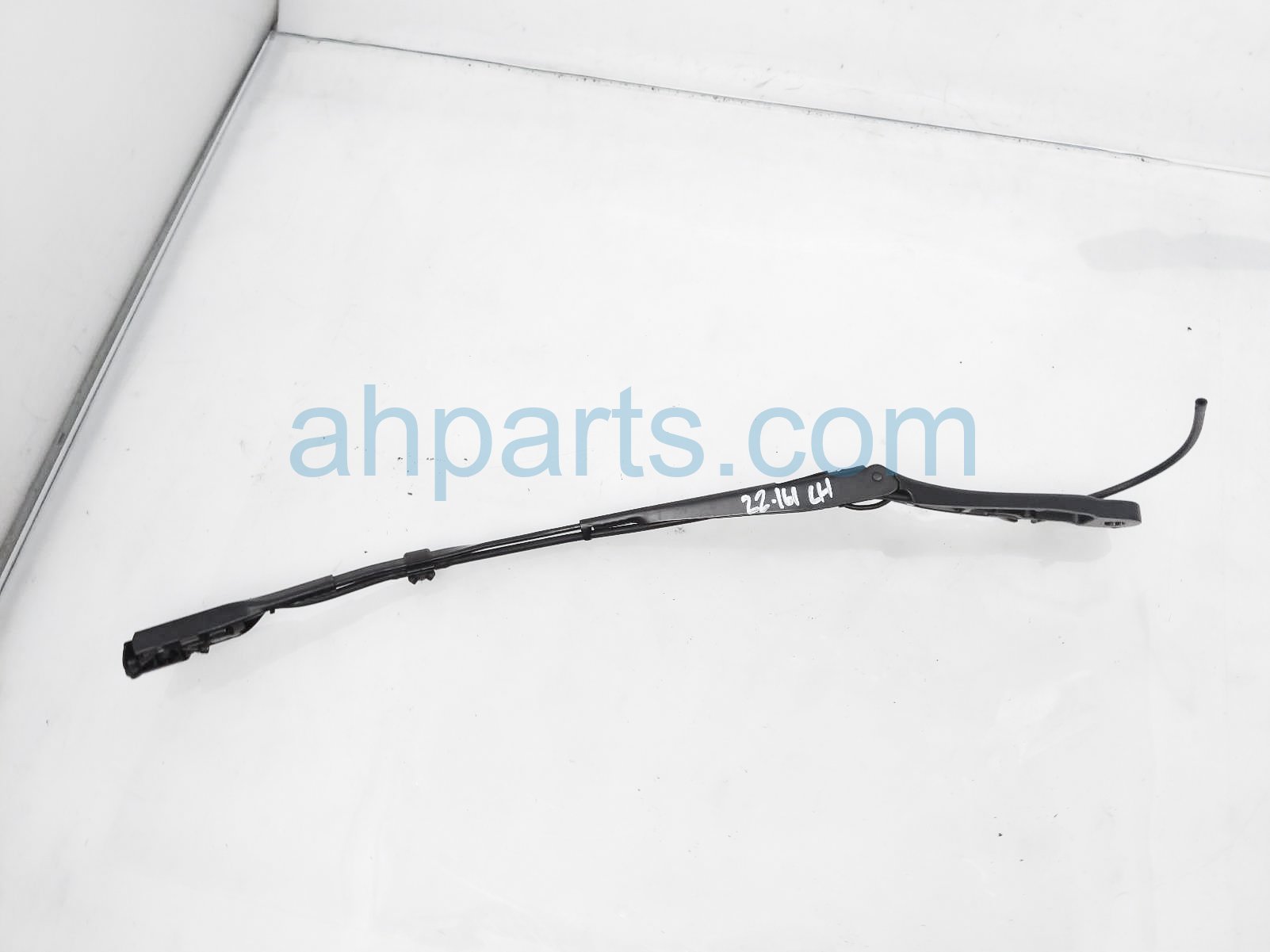 $40 Honda LH WINDSHIELD WIPER ARM