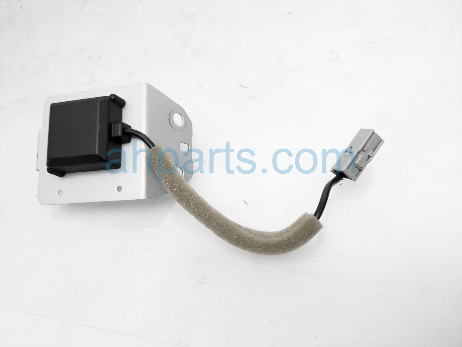 $20 Honda GPS ANTENNA UNIT ASSY