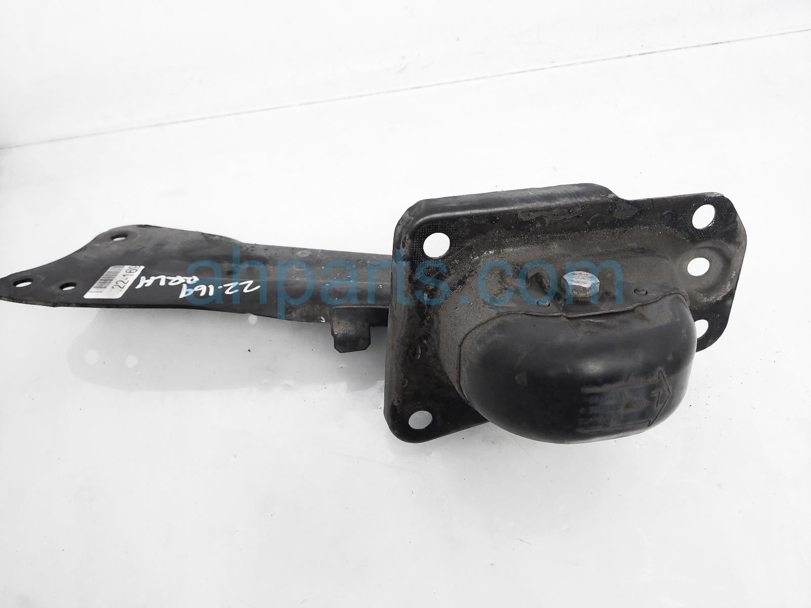 $25 Volkswagen RR/LH TRAILING CONTROL ARM