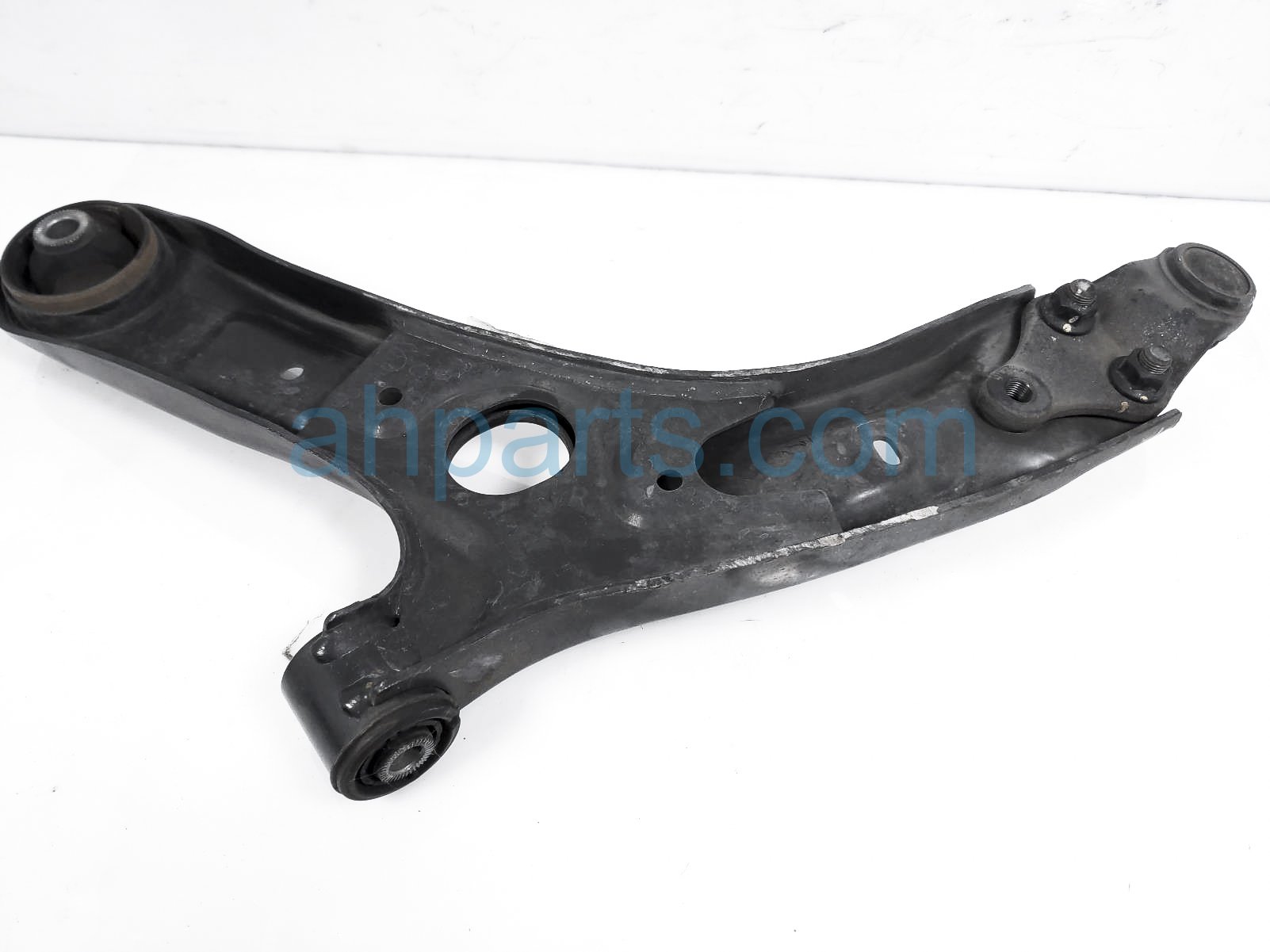 $95 Kia FR/RH LOWER CONTROL ARM