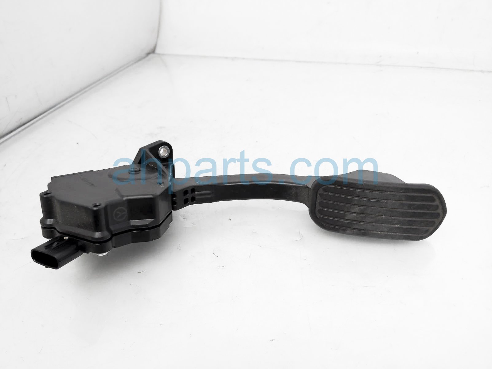 $50 Toyota GAS / ACCELERATOR PEDAL ASSY