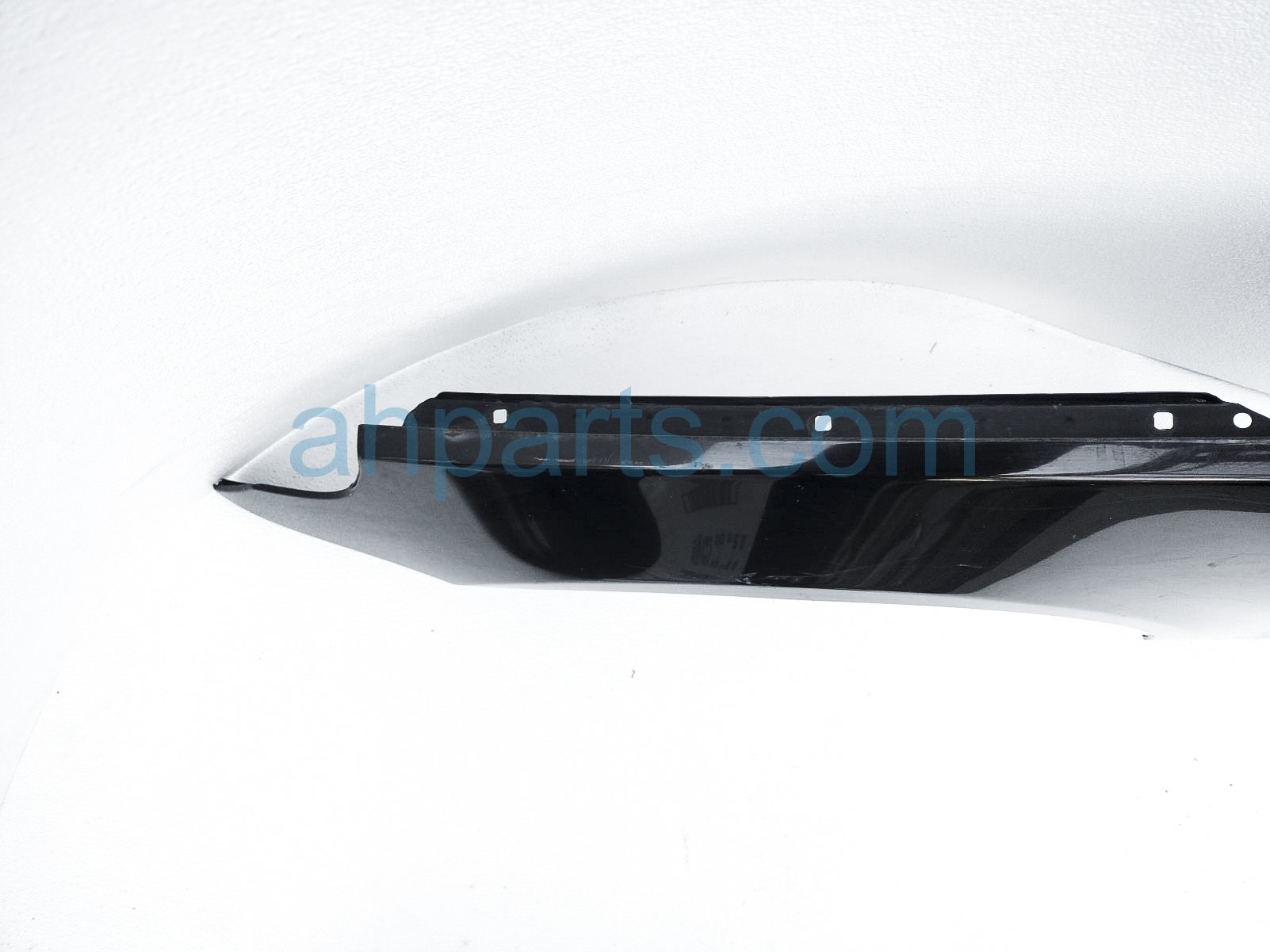 $69 BMW LH FENDER - BLACK - NIQ