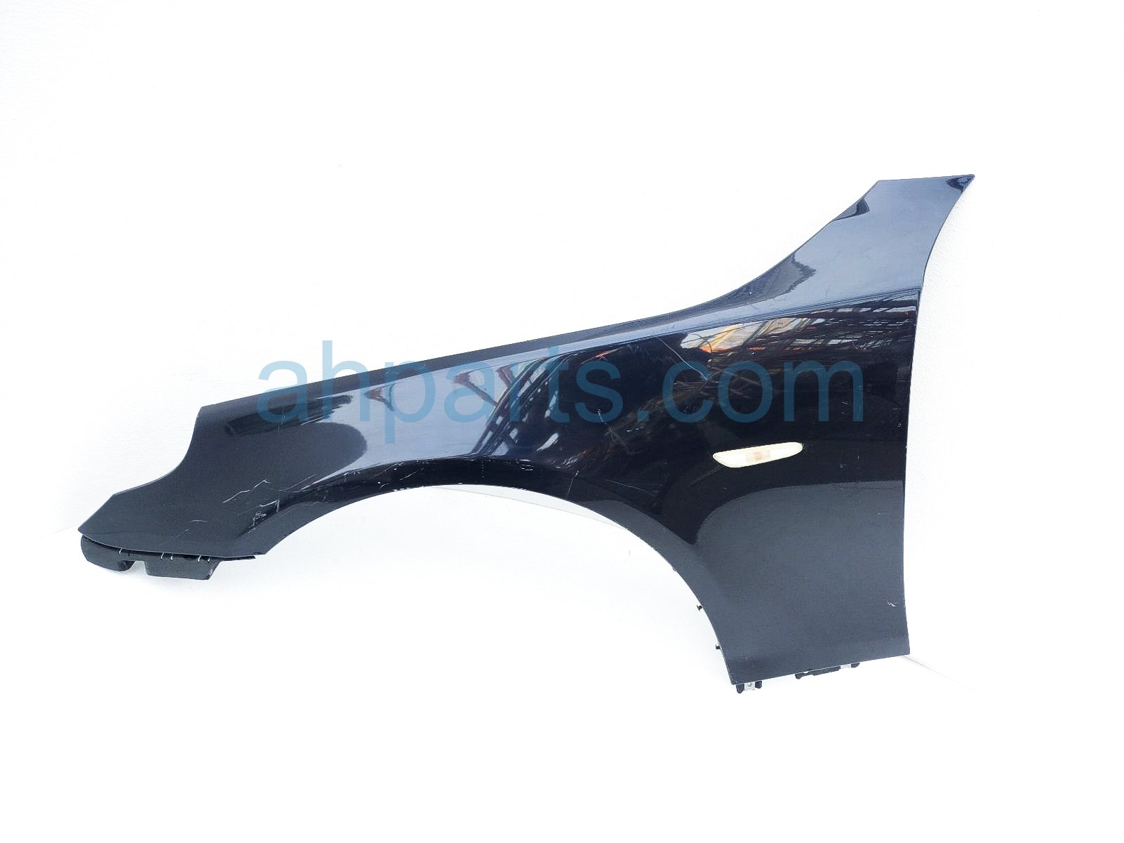 $69 BMW LH FENDER - BLUE - NIQ