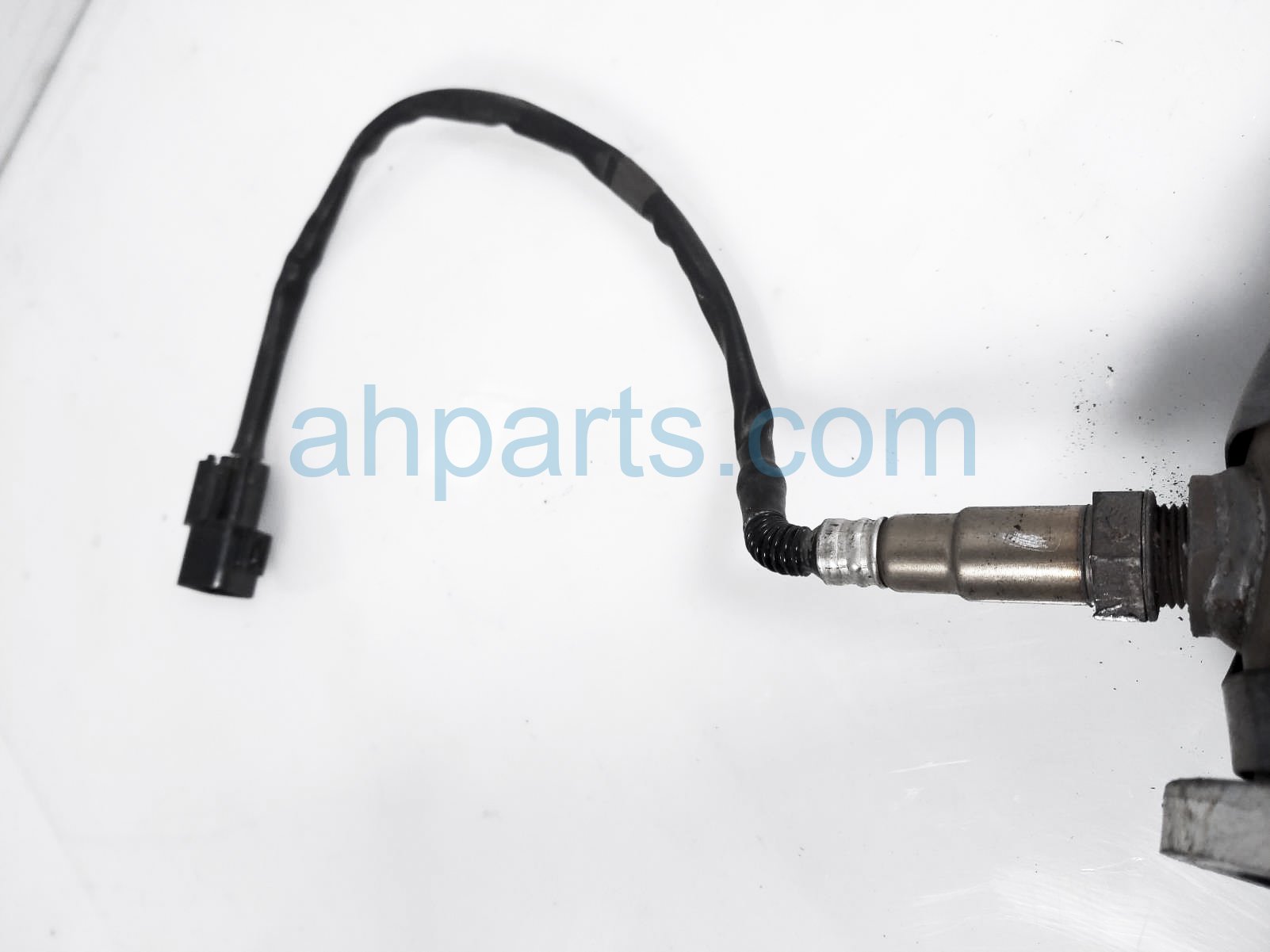 $40 Kia REAR LOWER OXYGEN SENSOR - 2.0L