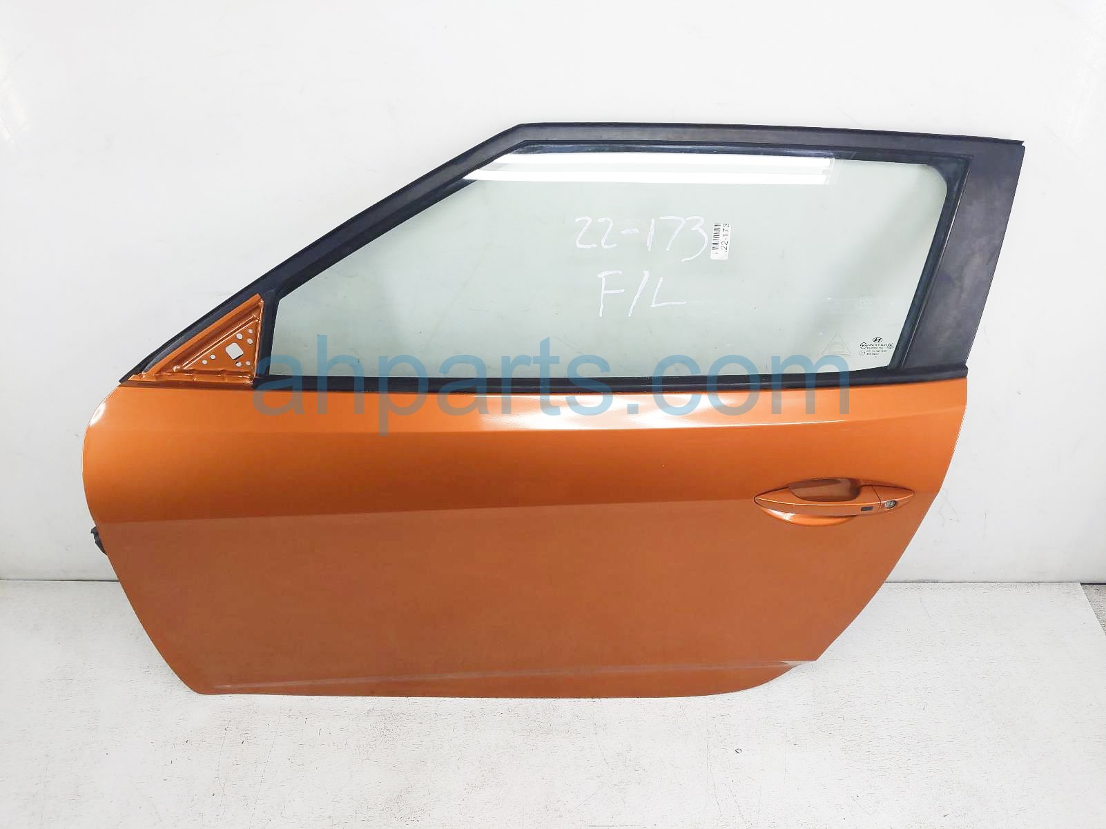 $269 Hyundai FR/LH DOOR - ORANGE -NO MIRROR/TRIM*