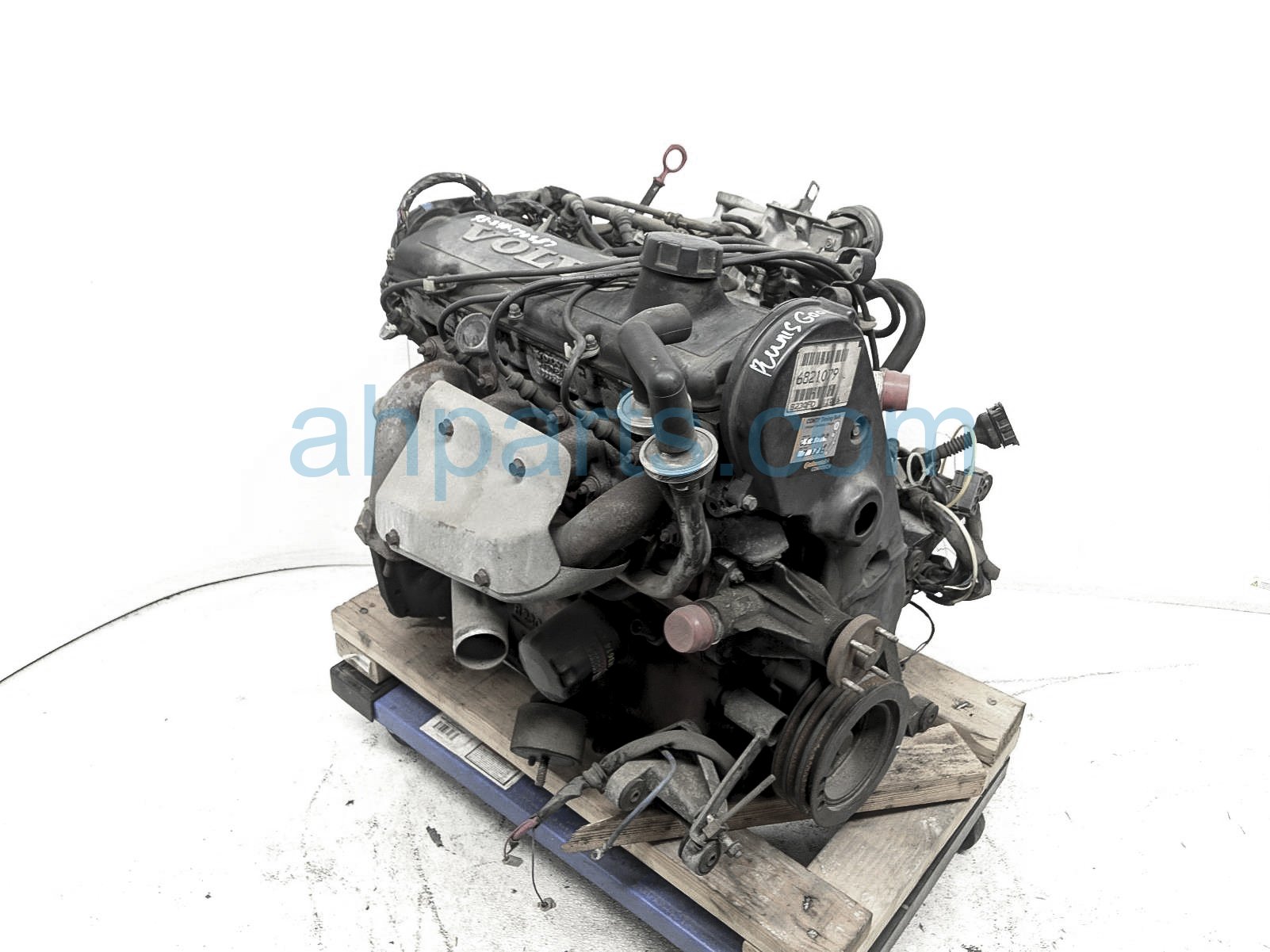 $201 Volvo ENGINE / MOTOR = 253K MILES