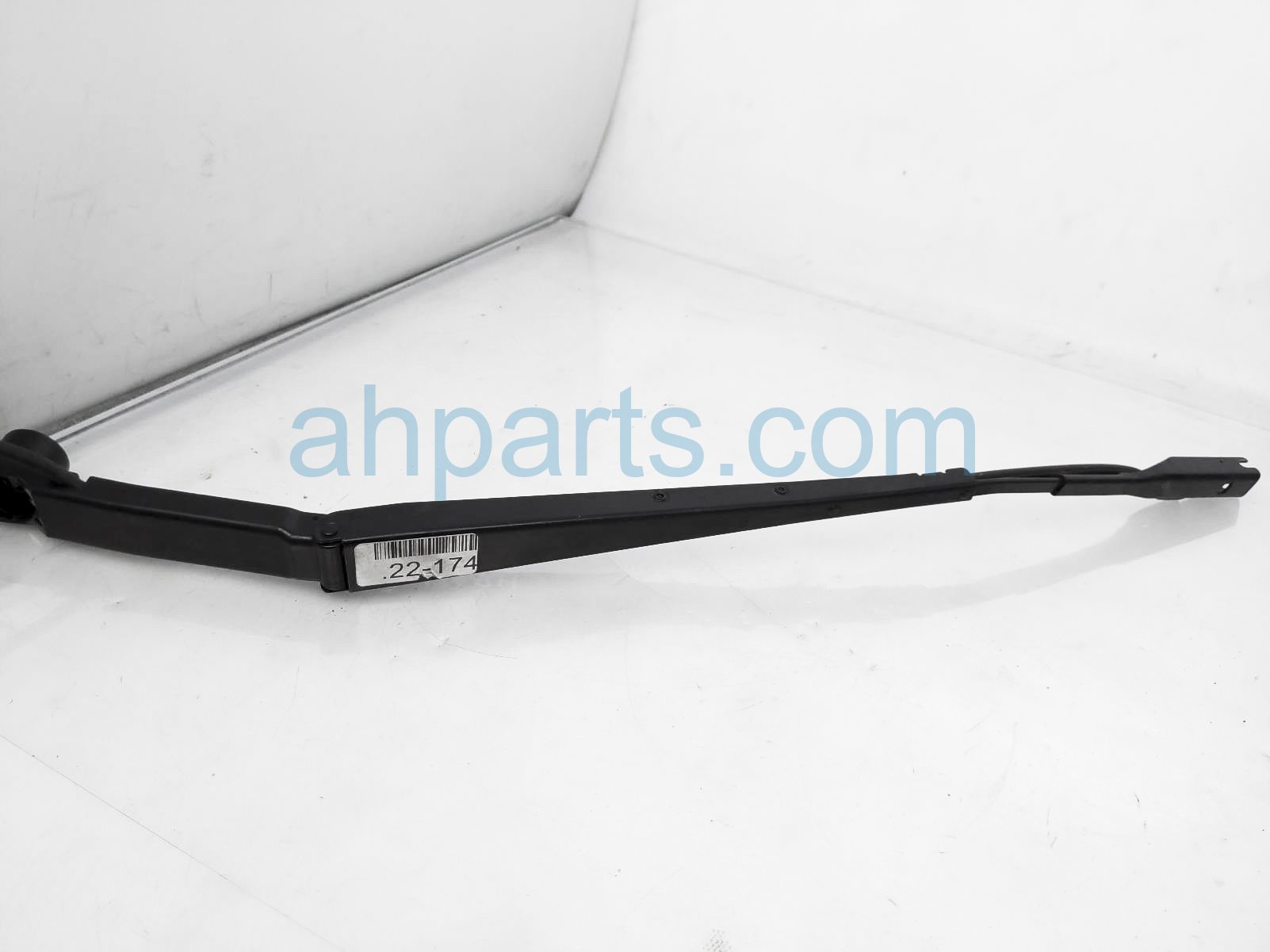 $20 Subaru RH WINDSHIELD WIPER ARM