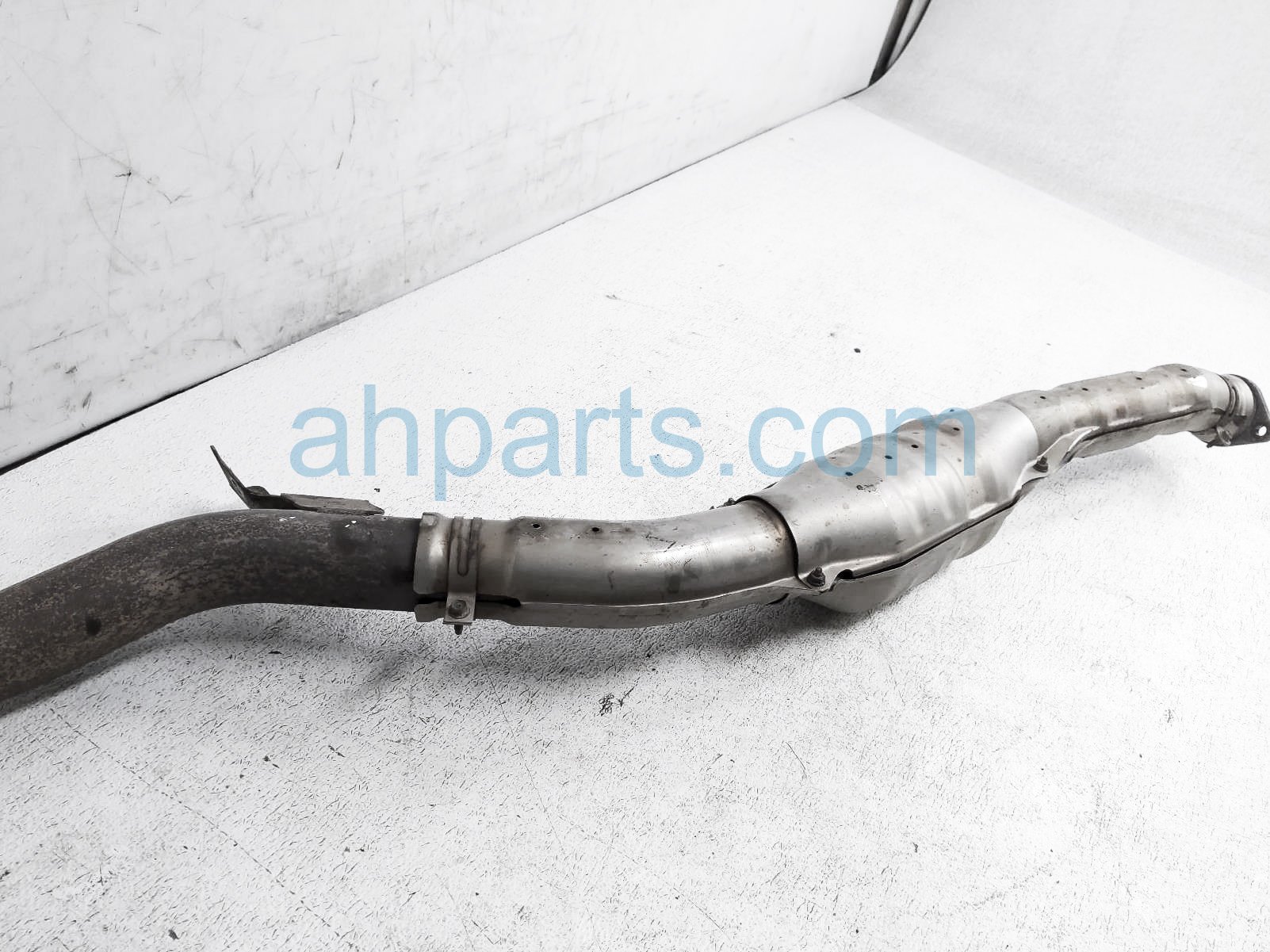 $450 Subaru EXHAUST CONVERTER & PIPE ASSY