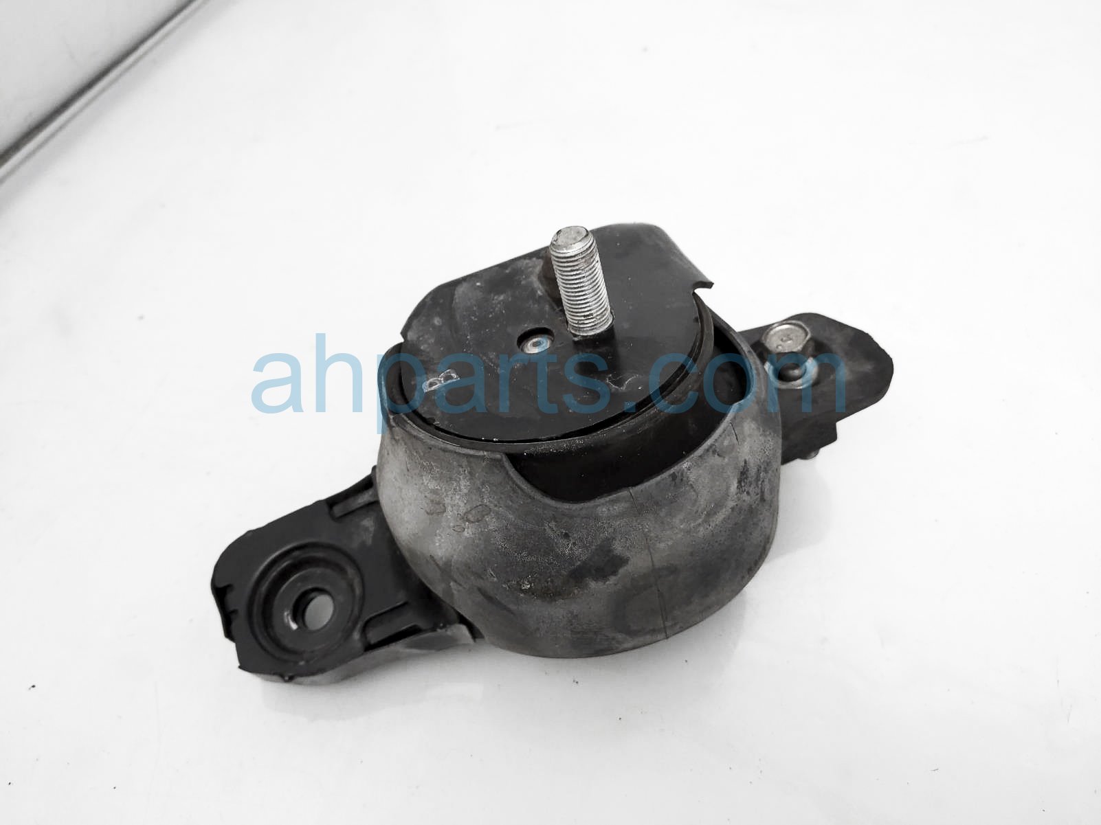 $40 Subaru LH SIDE MOTOR MOUNT