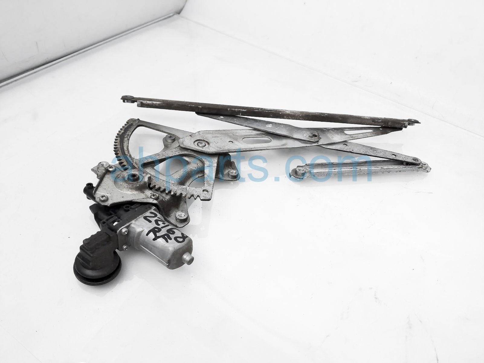 $40 Scion RH WINDOW REGULATOR & MOTOR