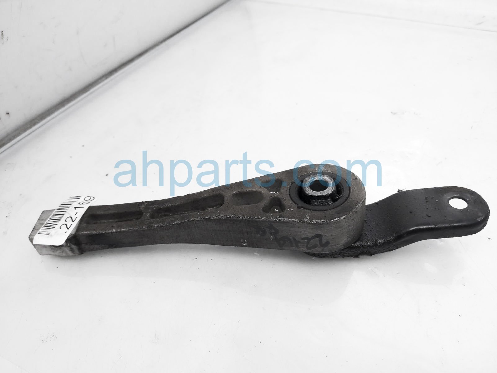 $40 Volkswagen REAR ENGINE DOGBONE SUPPORT MOUNT