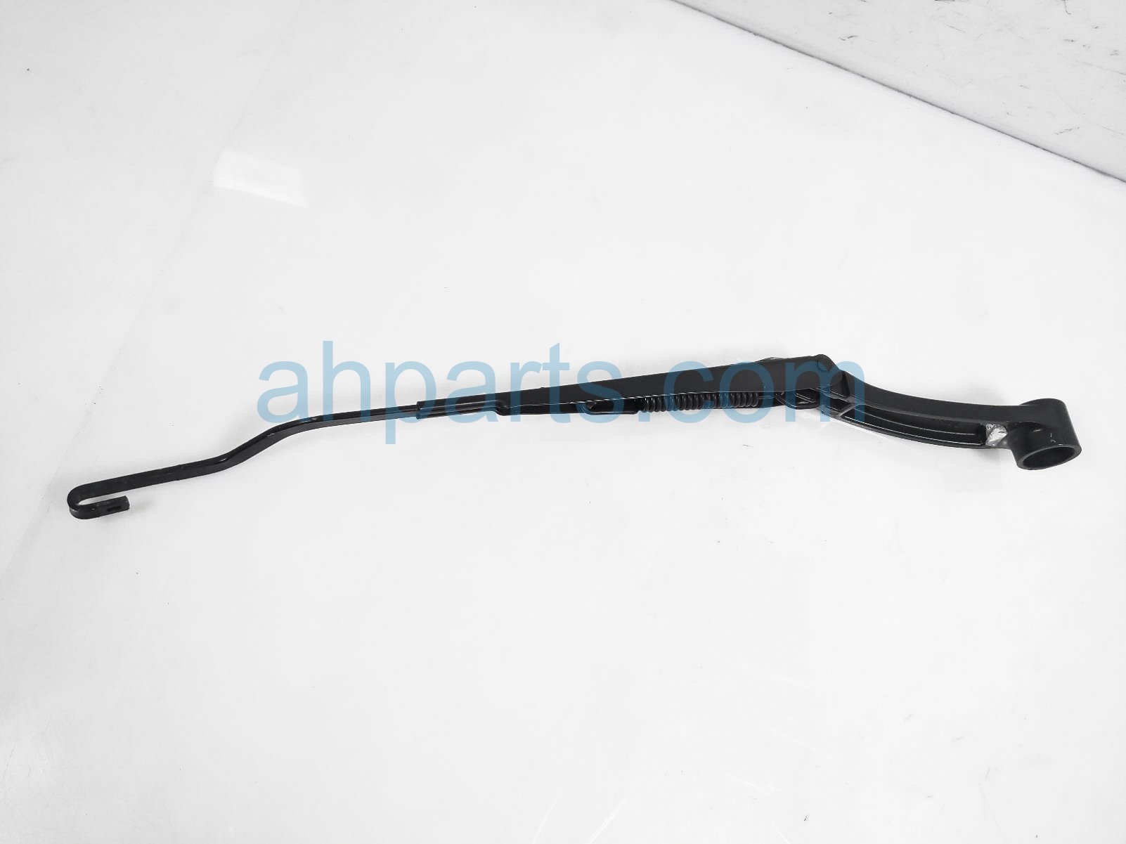 $30 Hyundai LH WINDSHIELD WIPER ARM