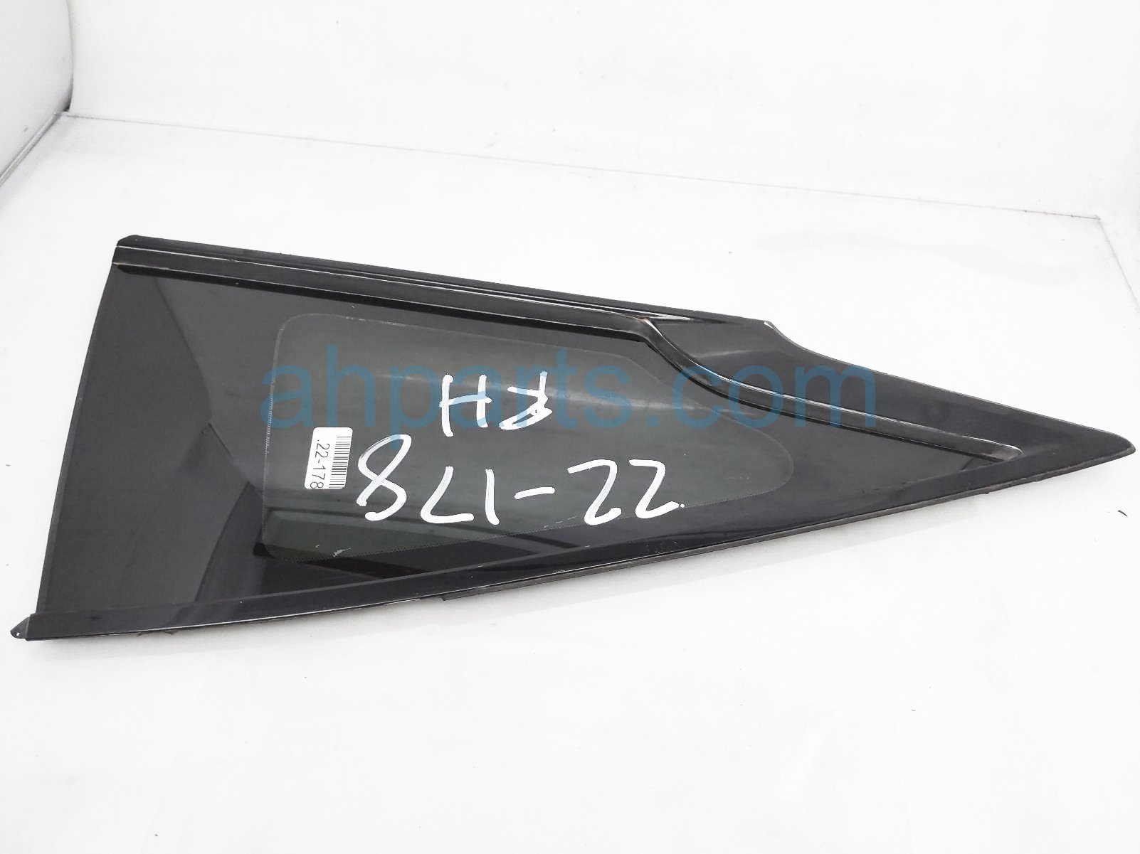 $195 Infiniti RH QUARTER WINDOW GLASS - BLACK TRIM