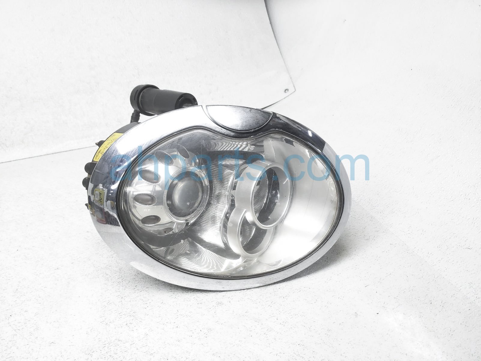 $250 BMW PASSENGER HEADLIGHT