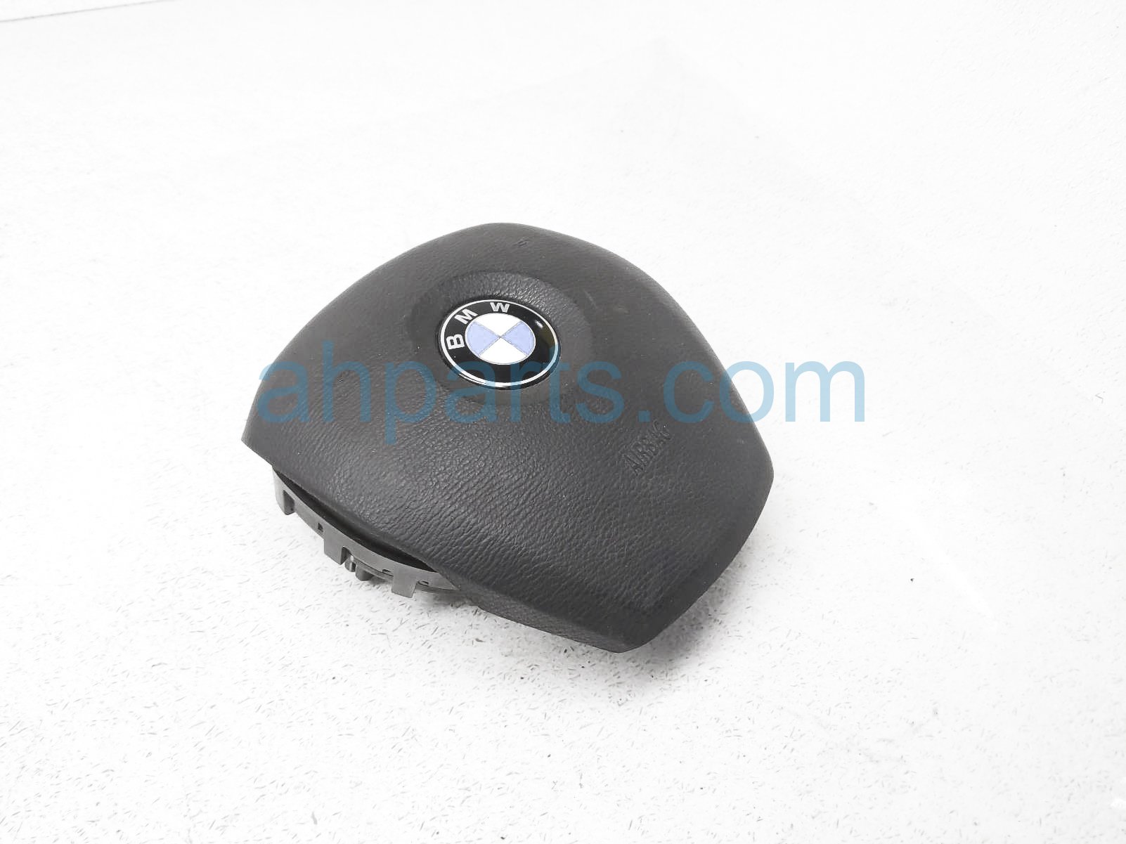 $75 BMW DRIVER WHEEL AIRBAG - BLACK