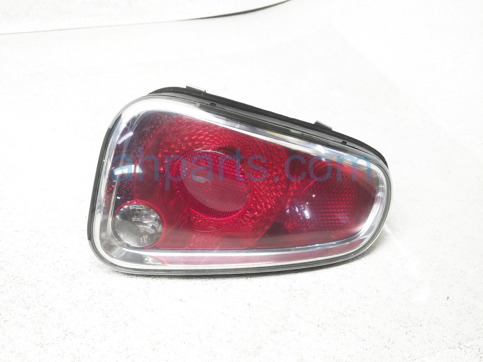 $50 BMW LH TAIL LAMP / LIGHT (ON BODY)-NOTES