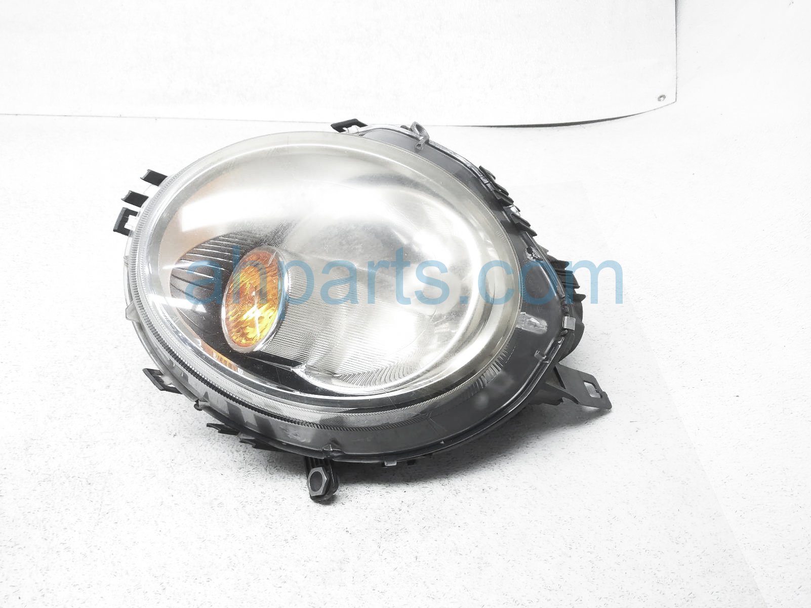 $95 BMW RH HEAD LAMP / LIGHT - NIQ