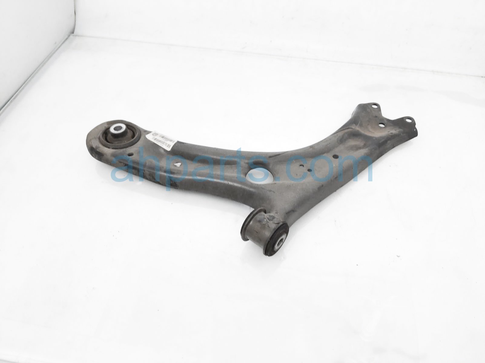 $75 Volkswagen FR/LH LOWER CONTROL ARM