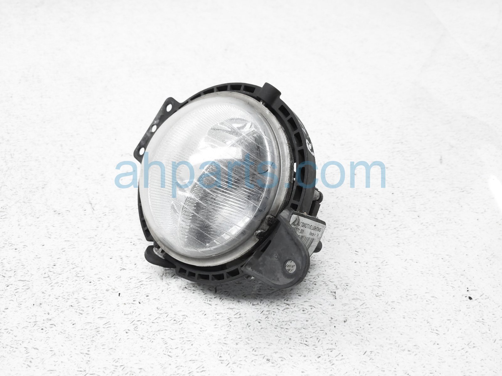 $30 BMW RH FOG LAMP / LIGHT - NOTES